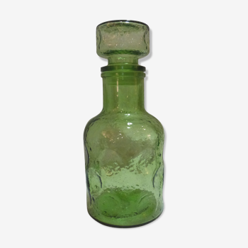 Carafe en verre moulé vert Vintage