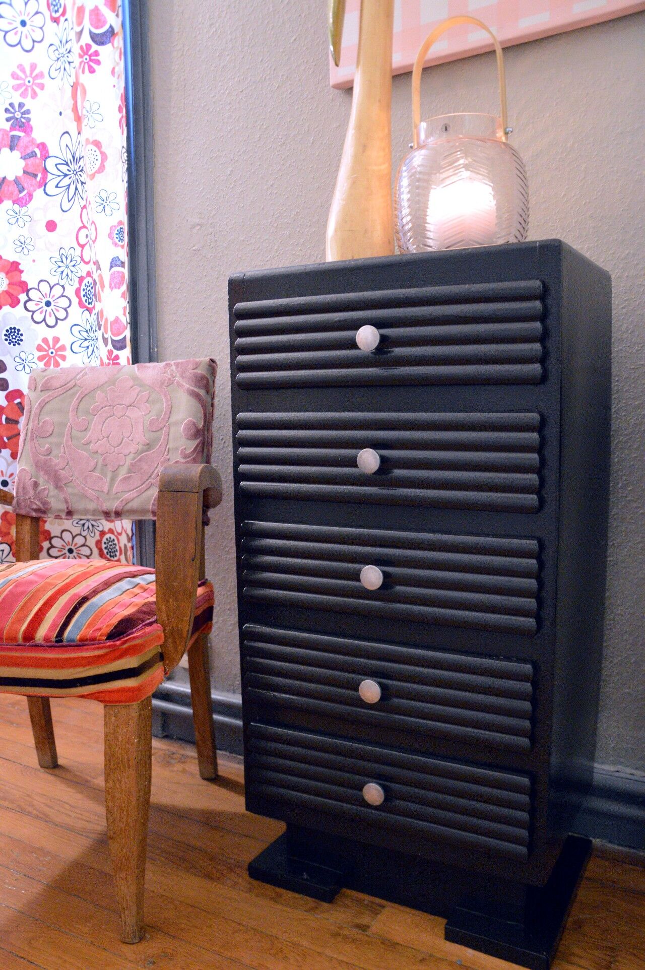 Black darkness chiffonier