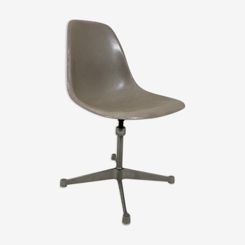 Chaise Eames fibre de verre grise Herman Miller