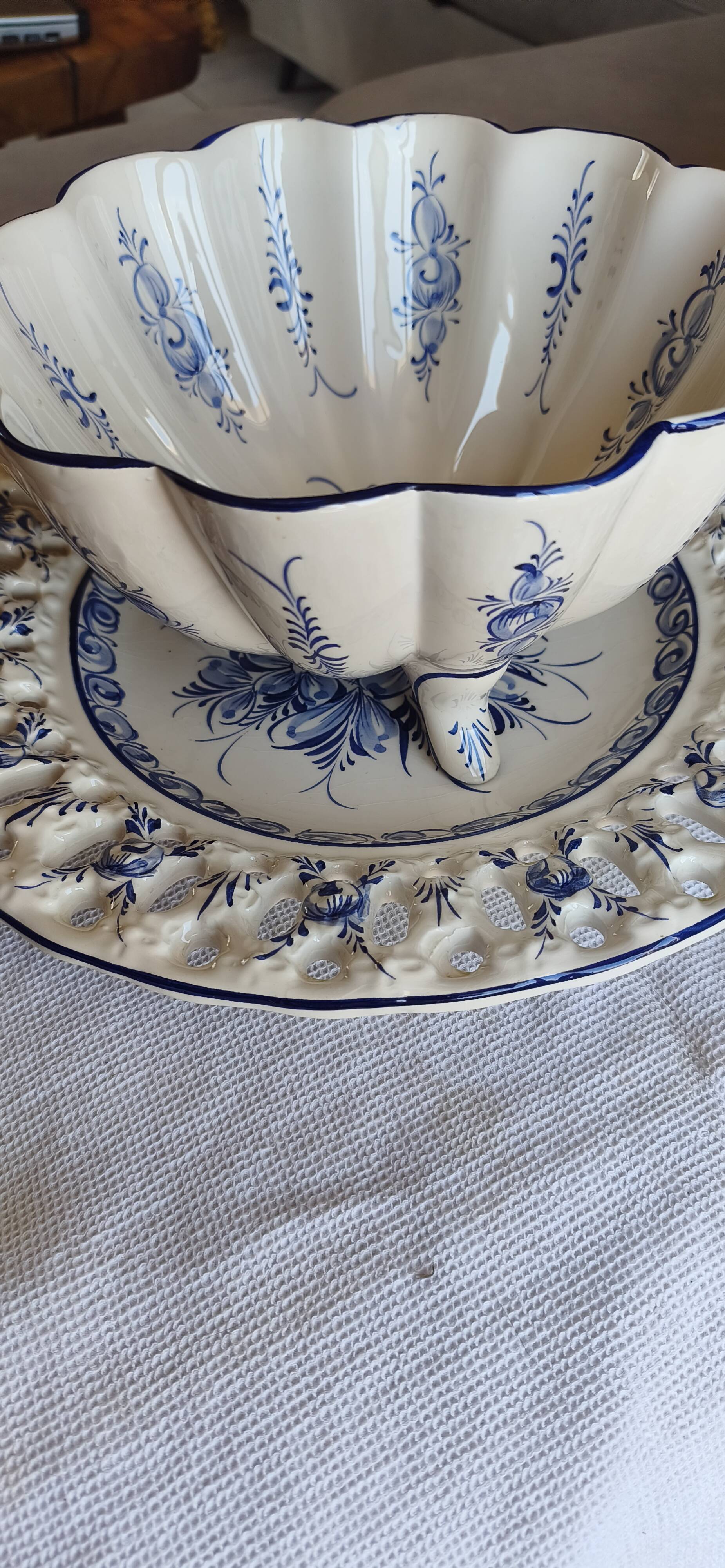 PORTUGUESE PORCELAIN / HAND-PAINTED BOWL AND FOOTED DISH