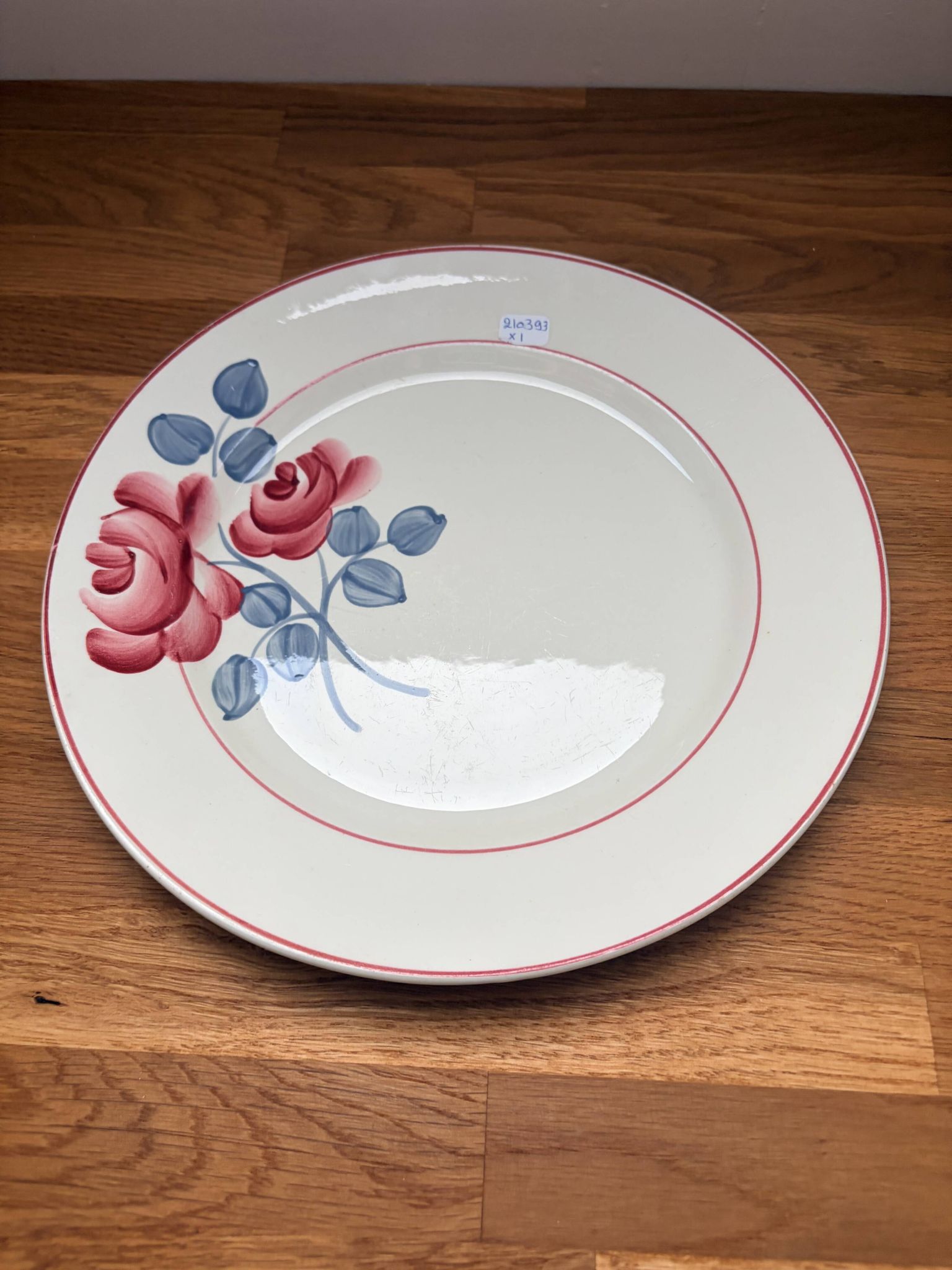 Plat rond vintage HBCM décoré à la main 210393