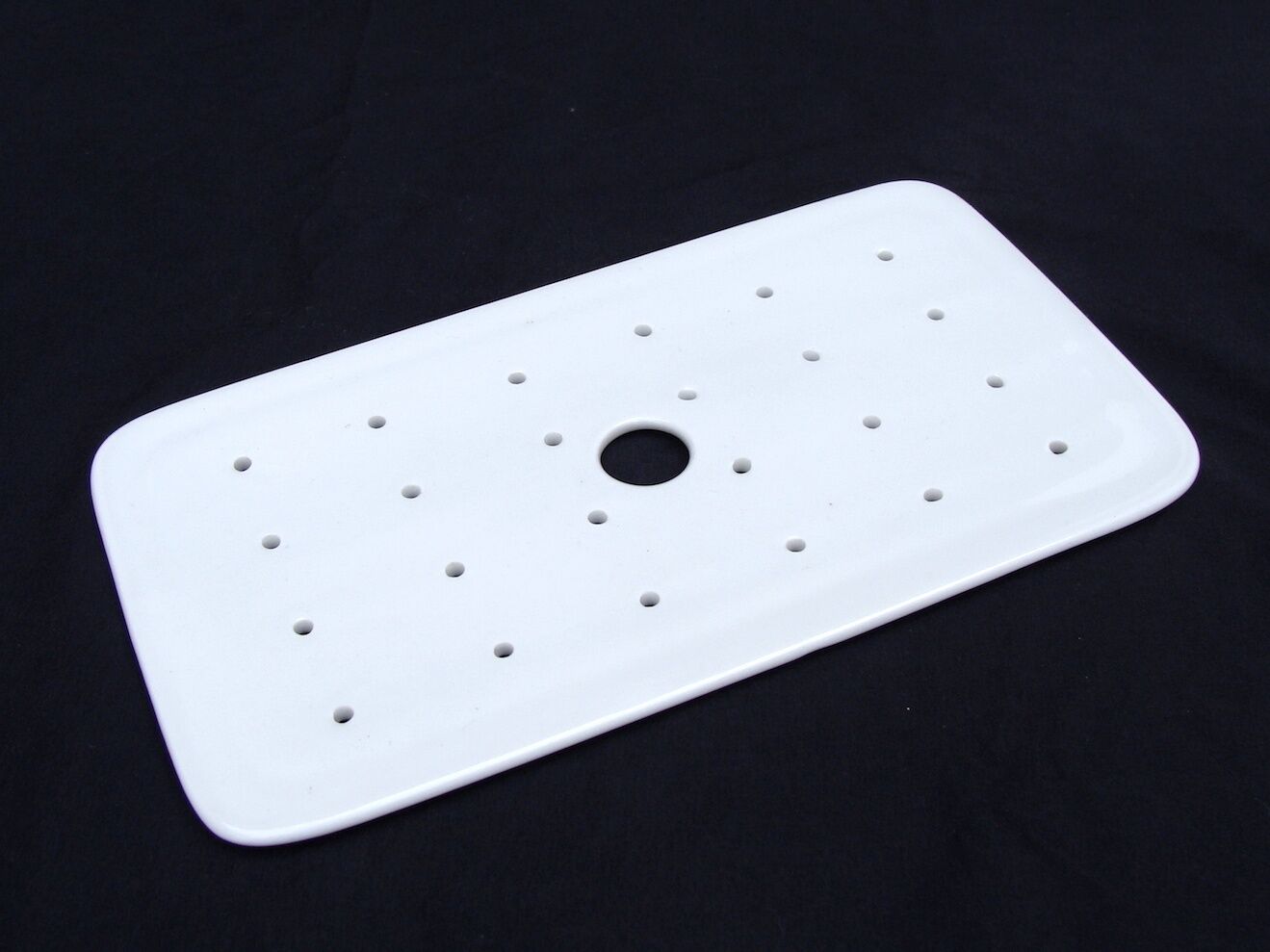 Ceramic asparagus dish 1900