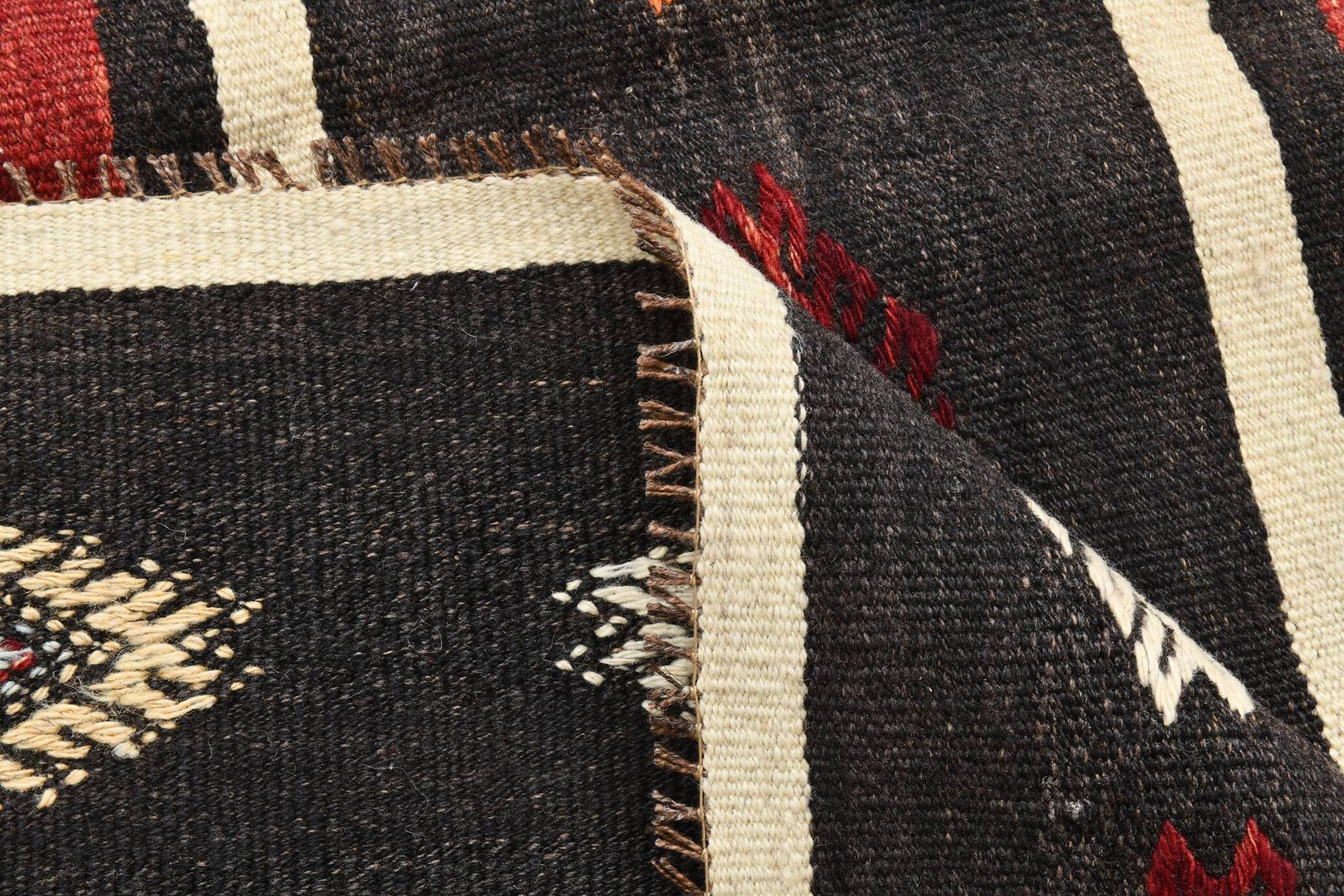 Tapis kilim persan rouge et noir fait main 5x7, 168x228 cm