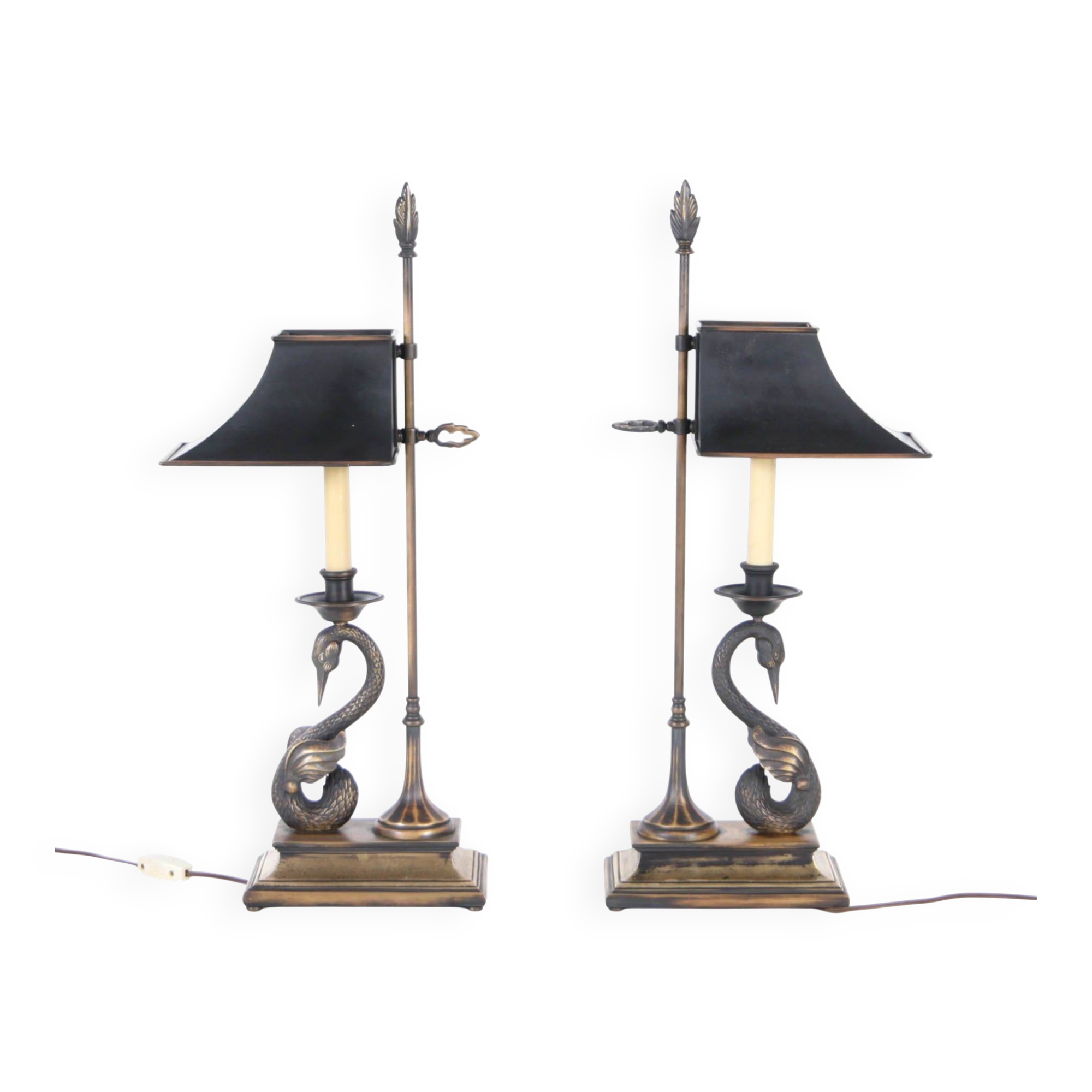 Paire de lampes « cygnes » en laiton