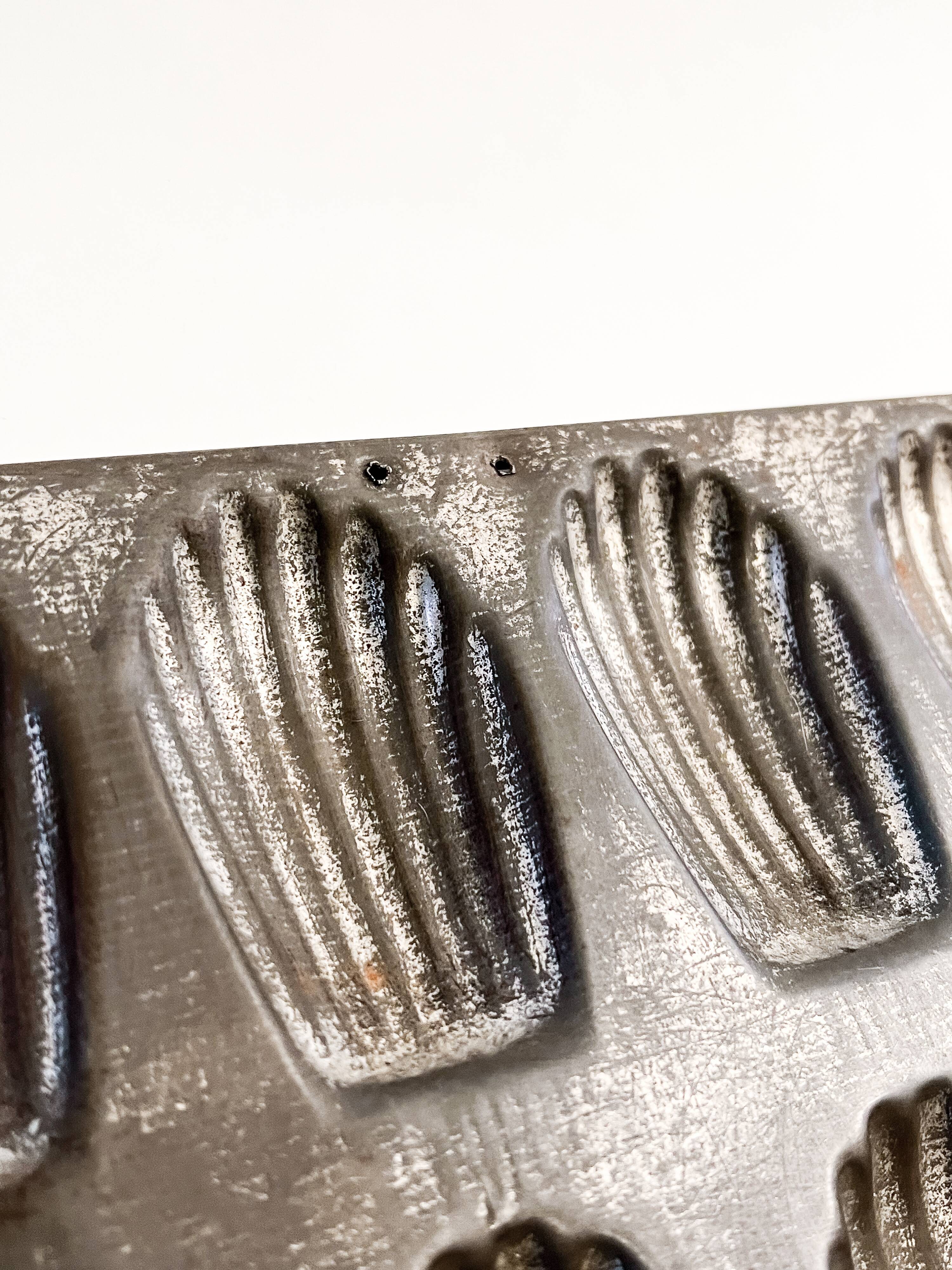 Old decorative madeleines dish