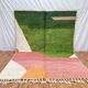 Tapis berbère fait main en laine verte et rose
