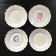 Set of 4 plates with oak leaf decoration