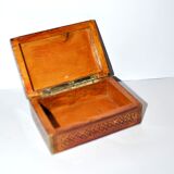 Vintage wooden box with straw marquetry and mother-of-pearl decoration.