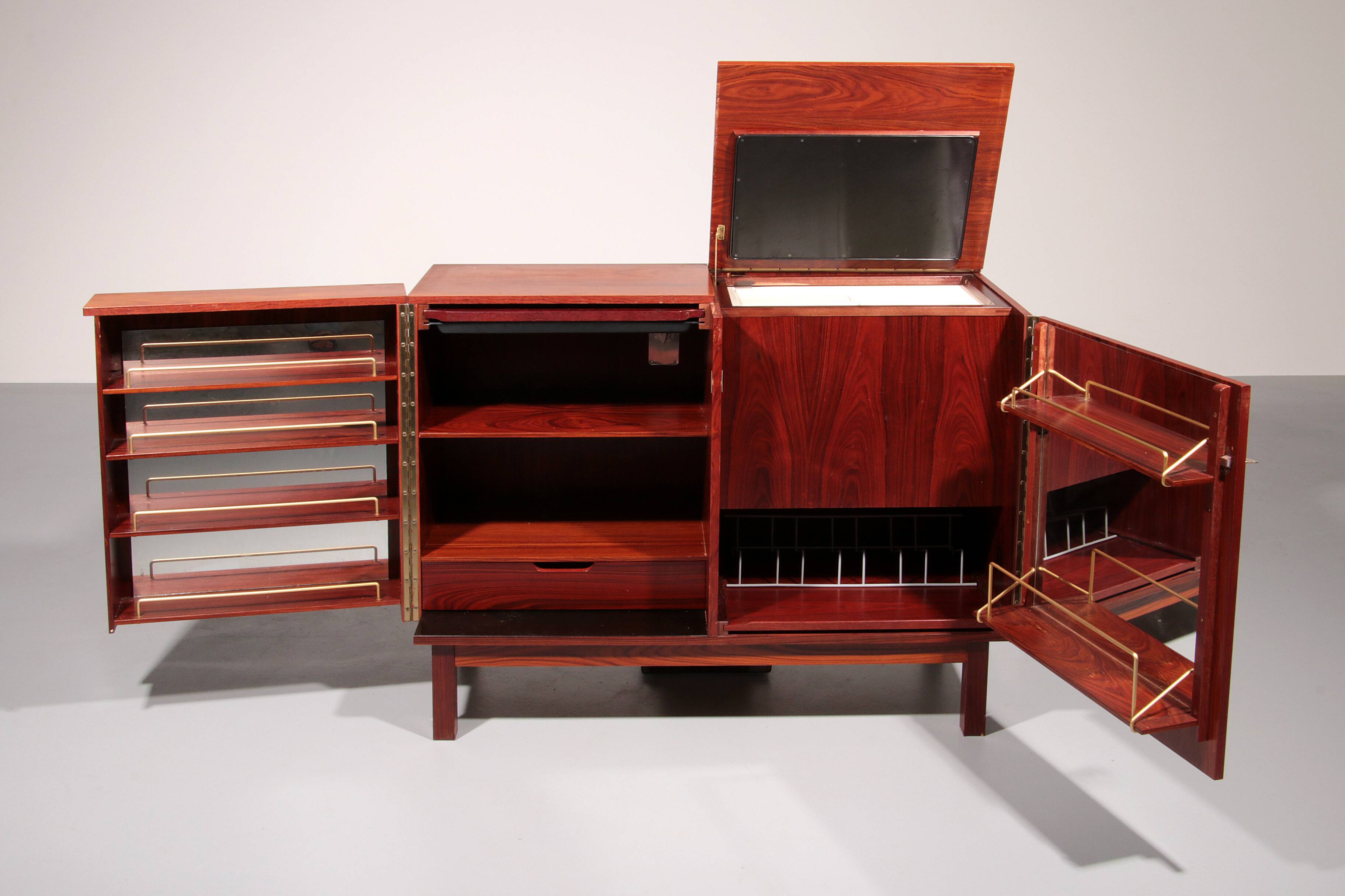 Timeless Scandinavian mini-bar with mid-century charm 1960