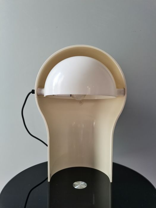 Italian table lamp "Telegono" by Vico Magistretti for Artemide
