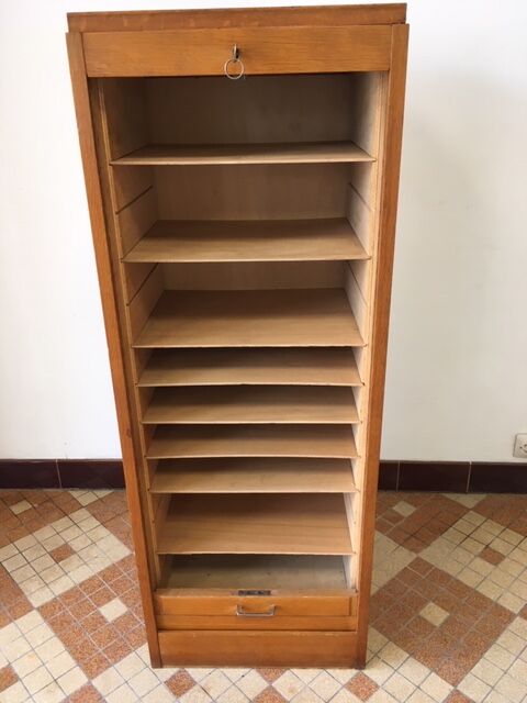 Light oak curtain binder