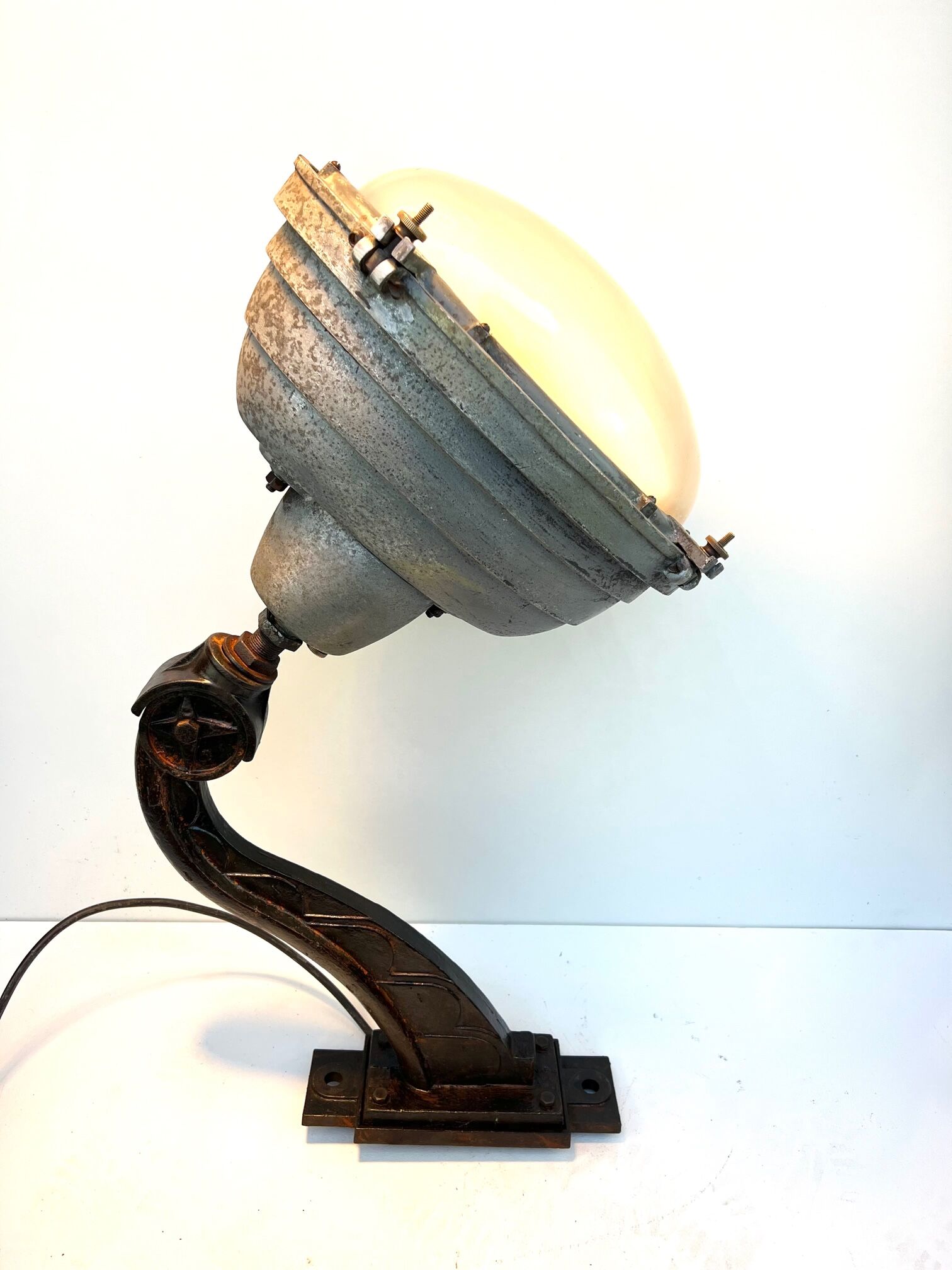 Floor lamp facade 1930