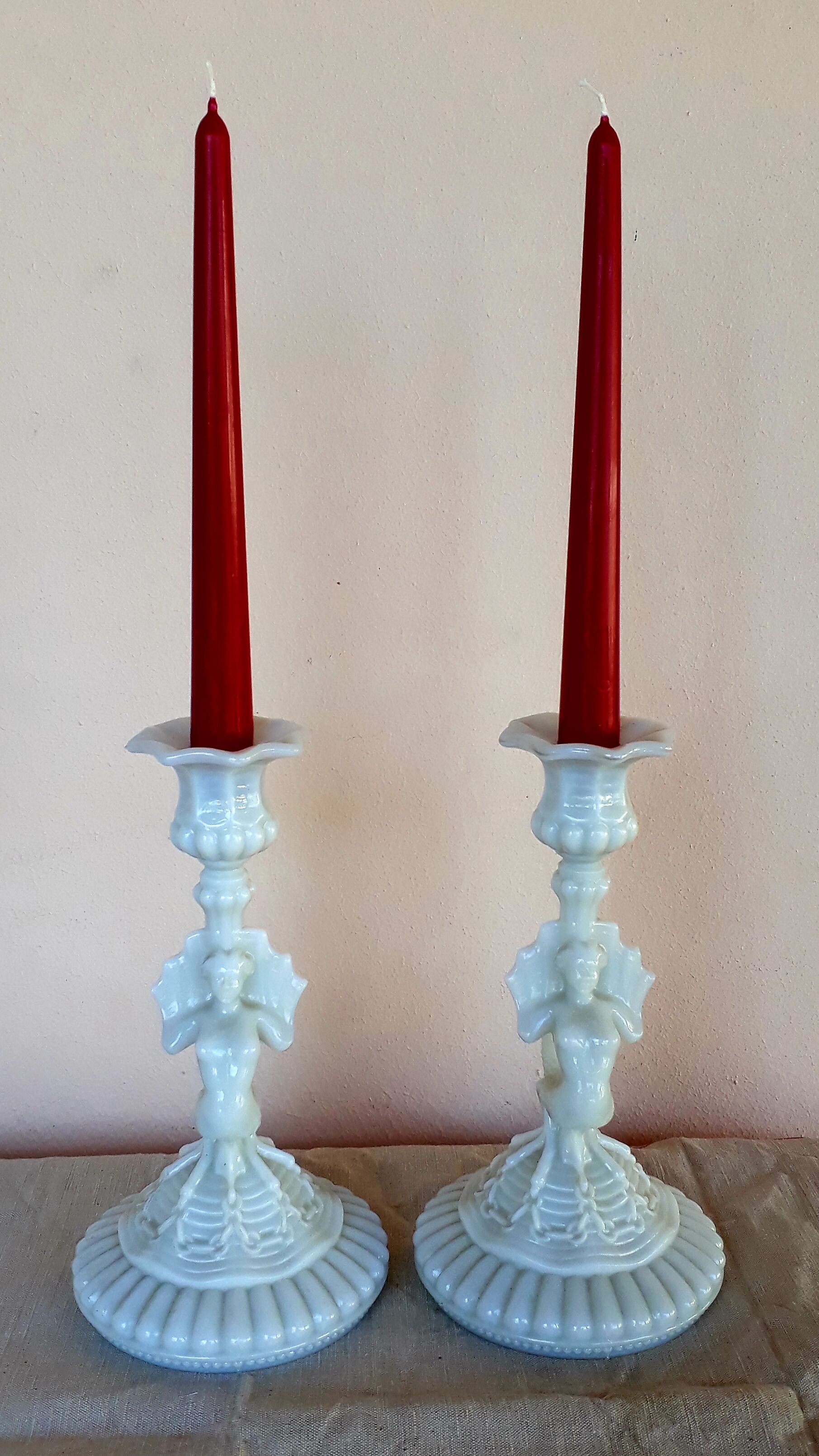 Paire de bougeoirs chimères