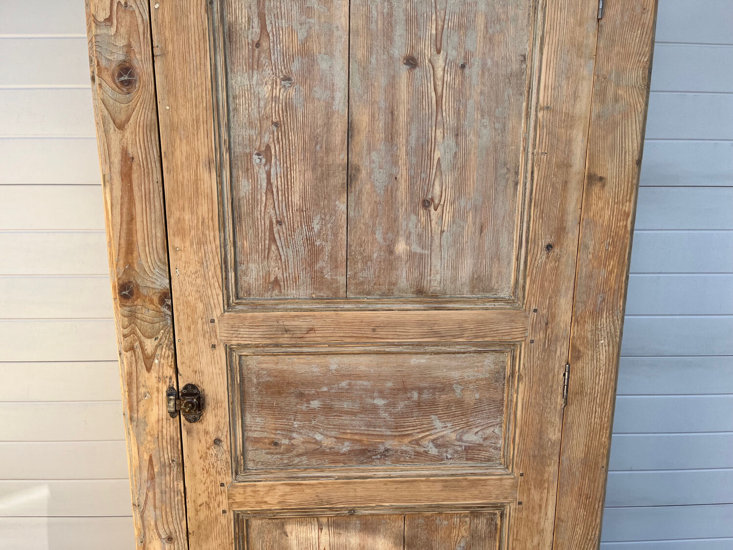 Parisian wardrobe/hosiery