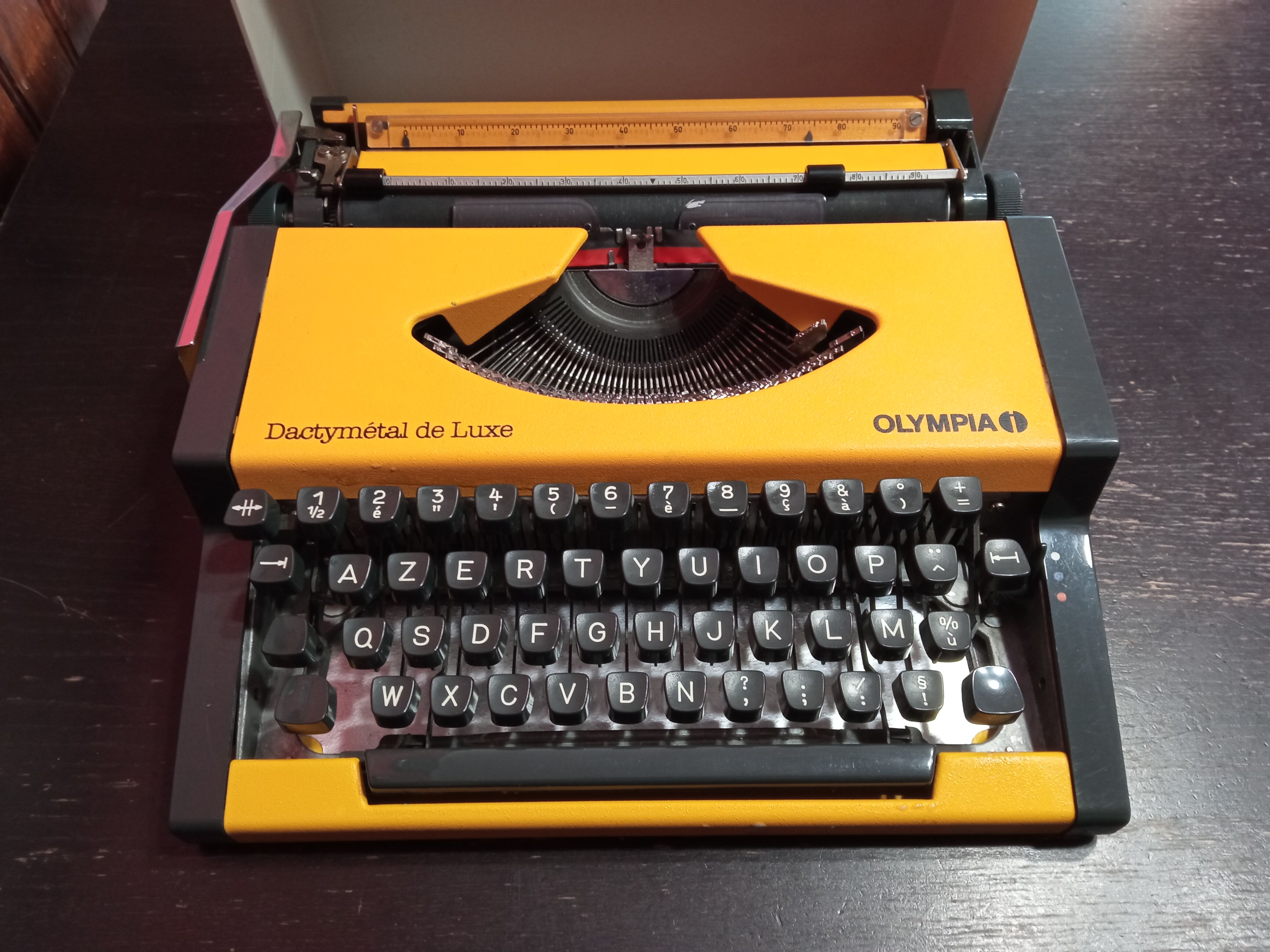 Luxury olympia dactymetal typewriter