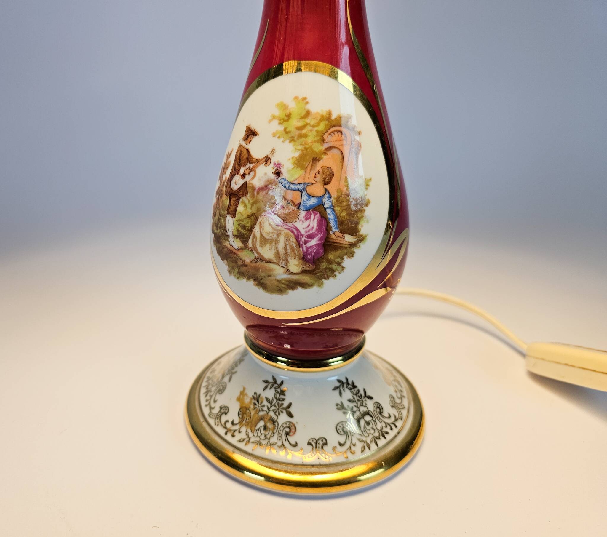 Limoges - France - porcelain - table lamp - 2nd half 20th century