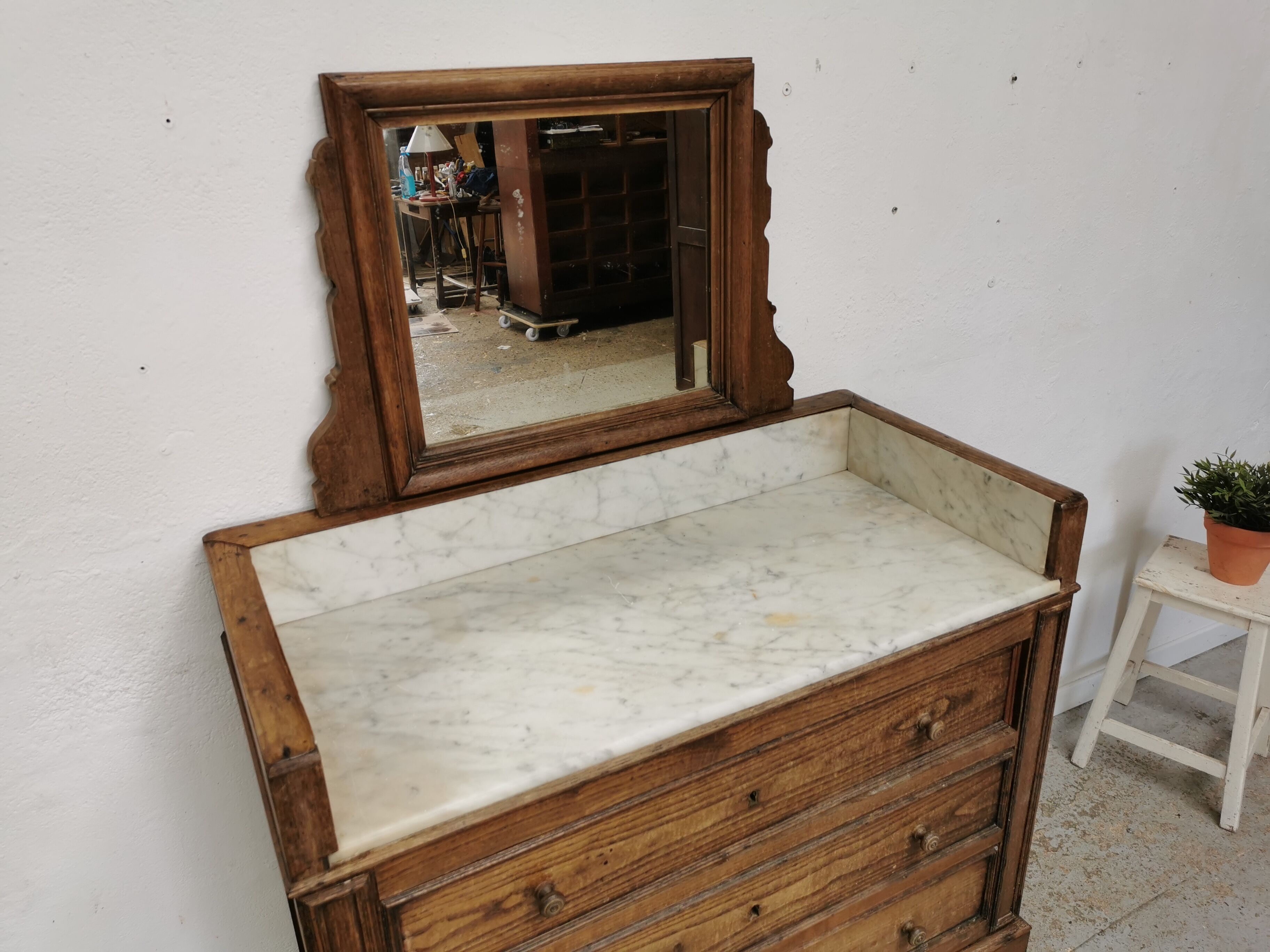 Commode coiffeuse 1900 en chêne et marbre