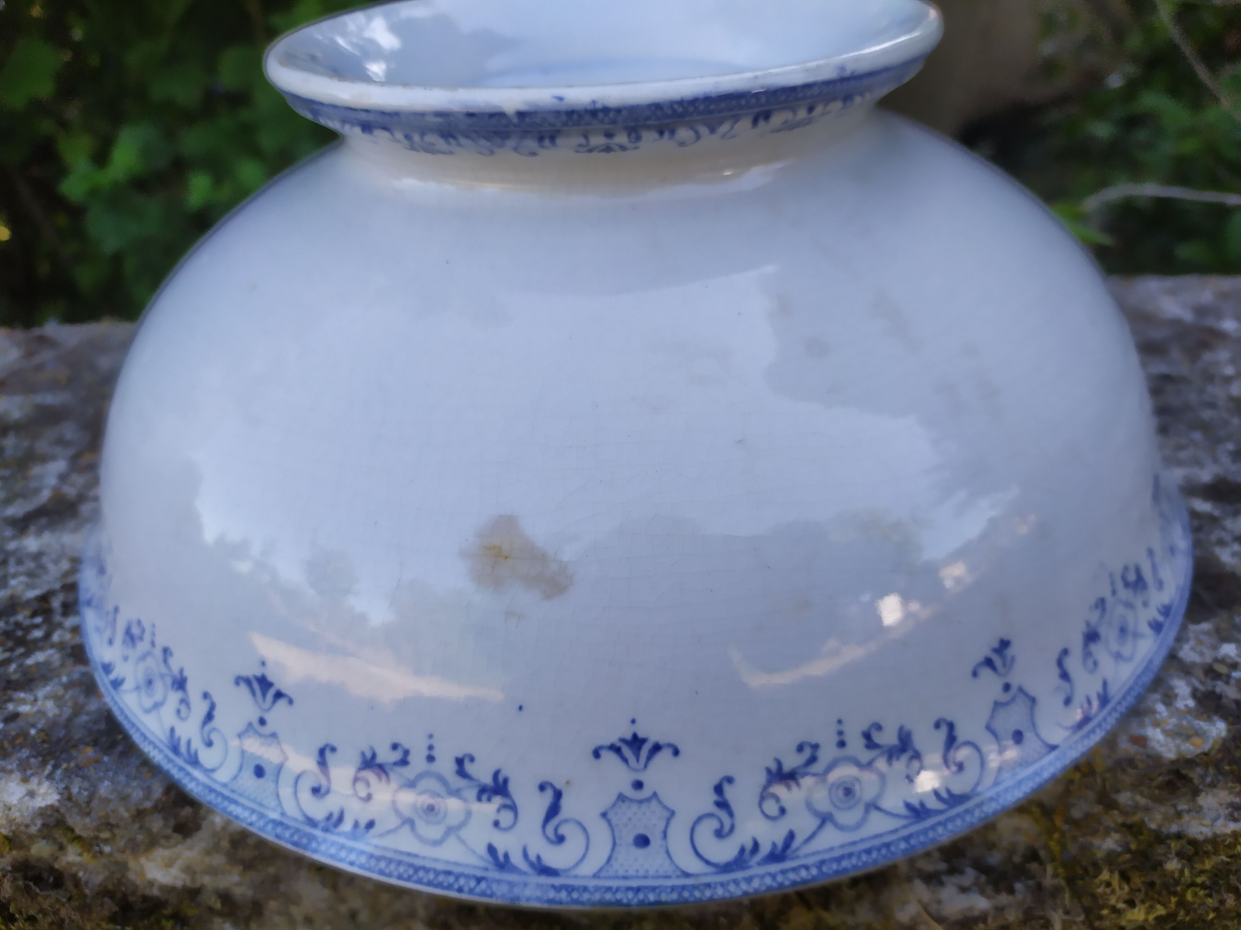 Iron earth salad bowl