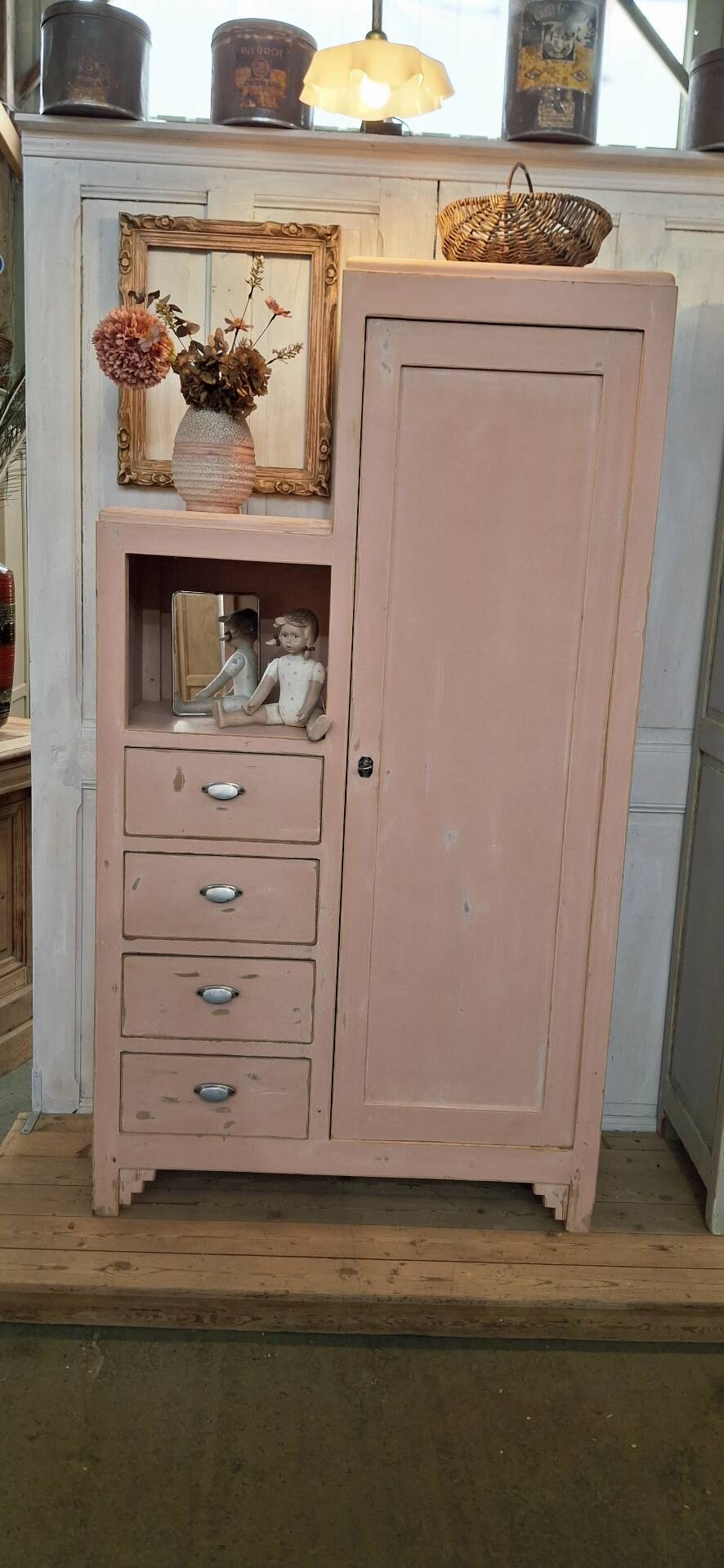 Asymmetrical wardrobe
