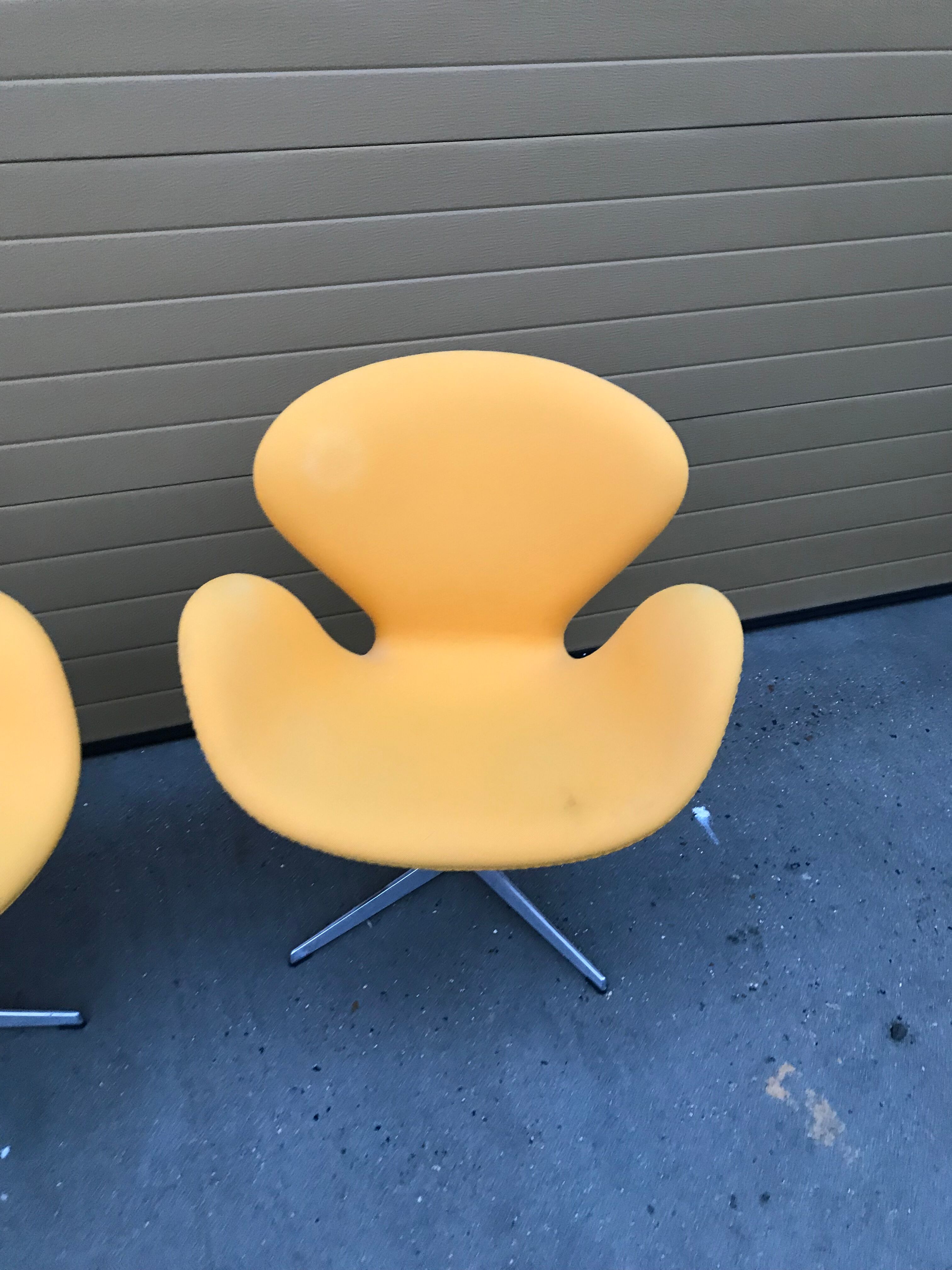 Swan armchair by Arne Jacobsen for Fritz Hansen