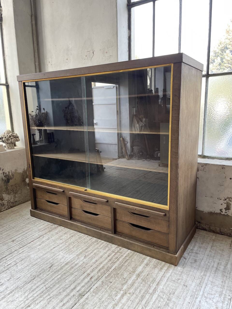XXL oak display cabinet furniture