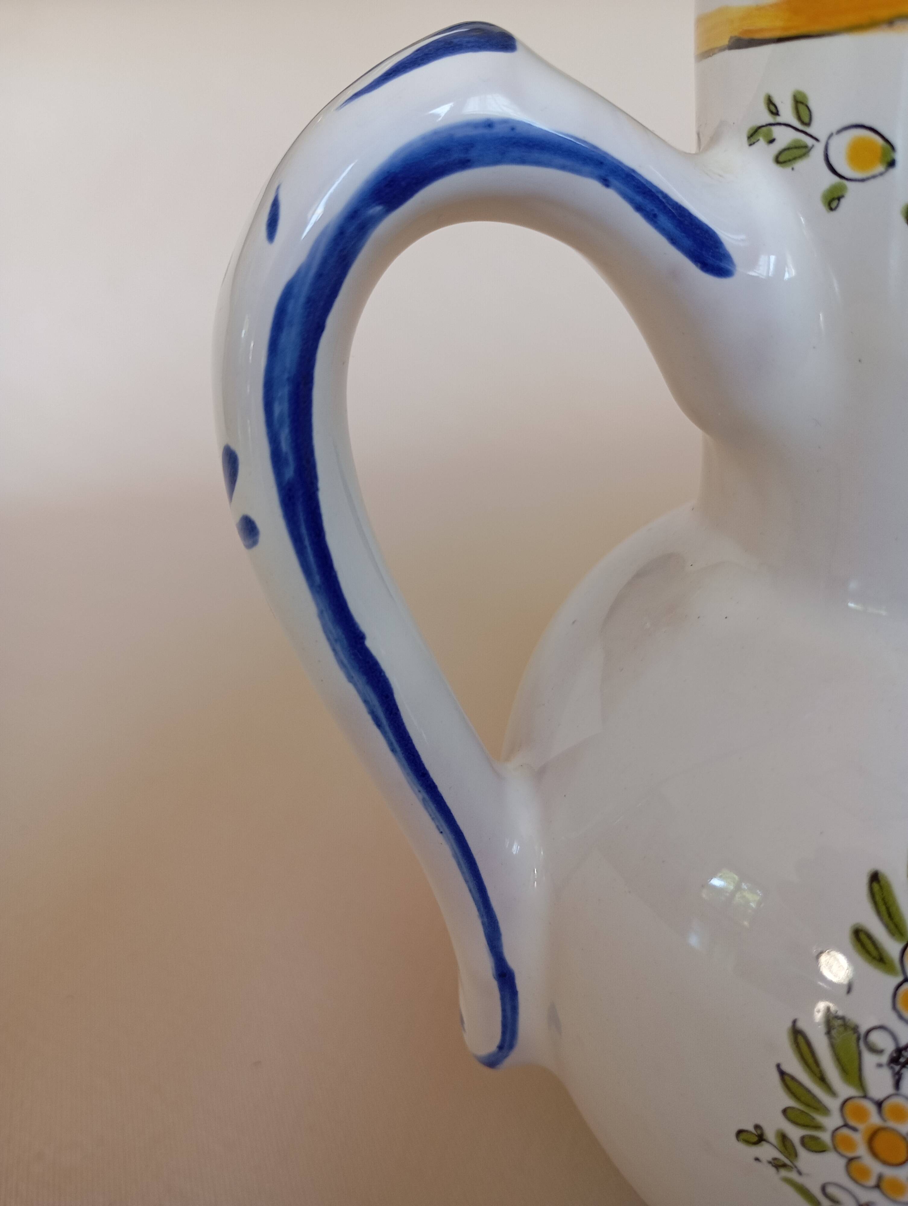 Angoulême earthenware pitcher "Le Renoleau" Moustiers decor