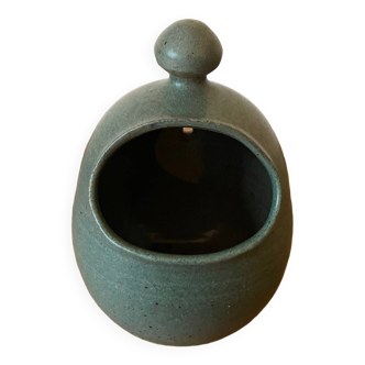 Stoneware salt hand