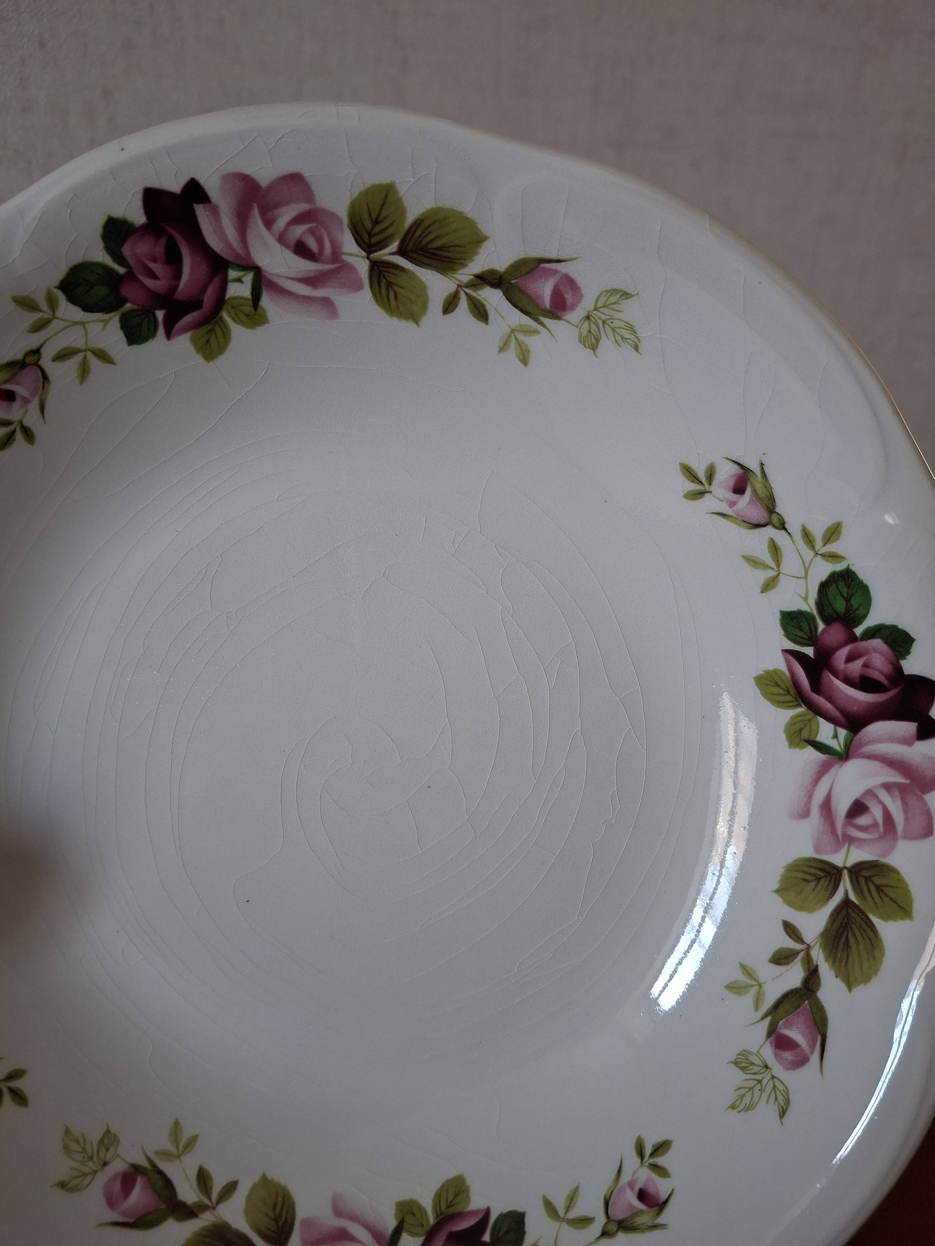 Vintage tableware service in Gien earthenware, "Champs" model with roses – An