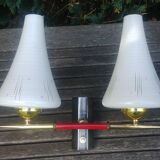 Vintage wall light from the 40s/50s with its two glass sconces on a brass support