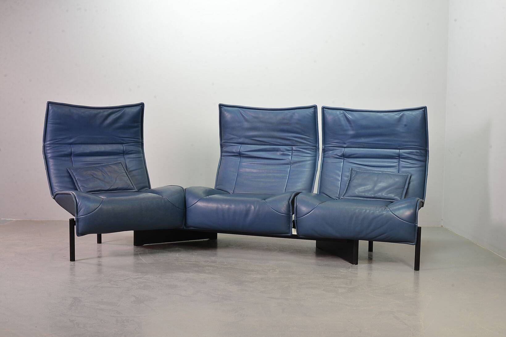 Vico Magistretti 3-Seat Flexible Cassina Blue Leather 'Veranda' Sofa, Italy