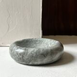 Round Italian ashtray made of hand-carved and polished green marble.