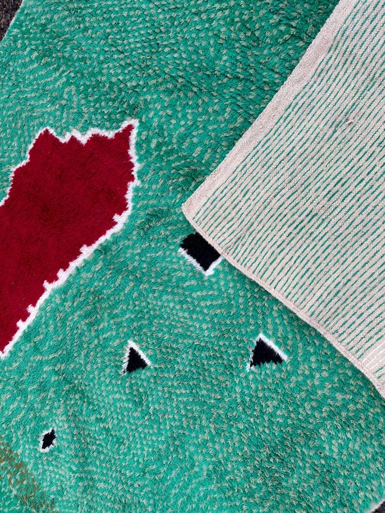 Handmade natural wool rug, size 260 x 140 cm