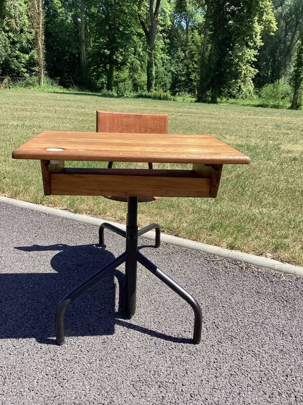 Bureau d’écolier - pupitre métal tubulaire et bois DLG Prouvé
