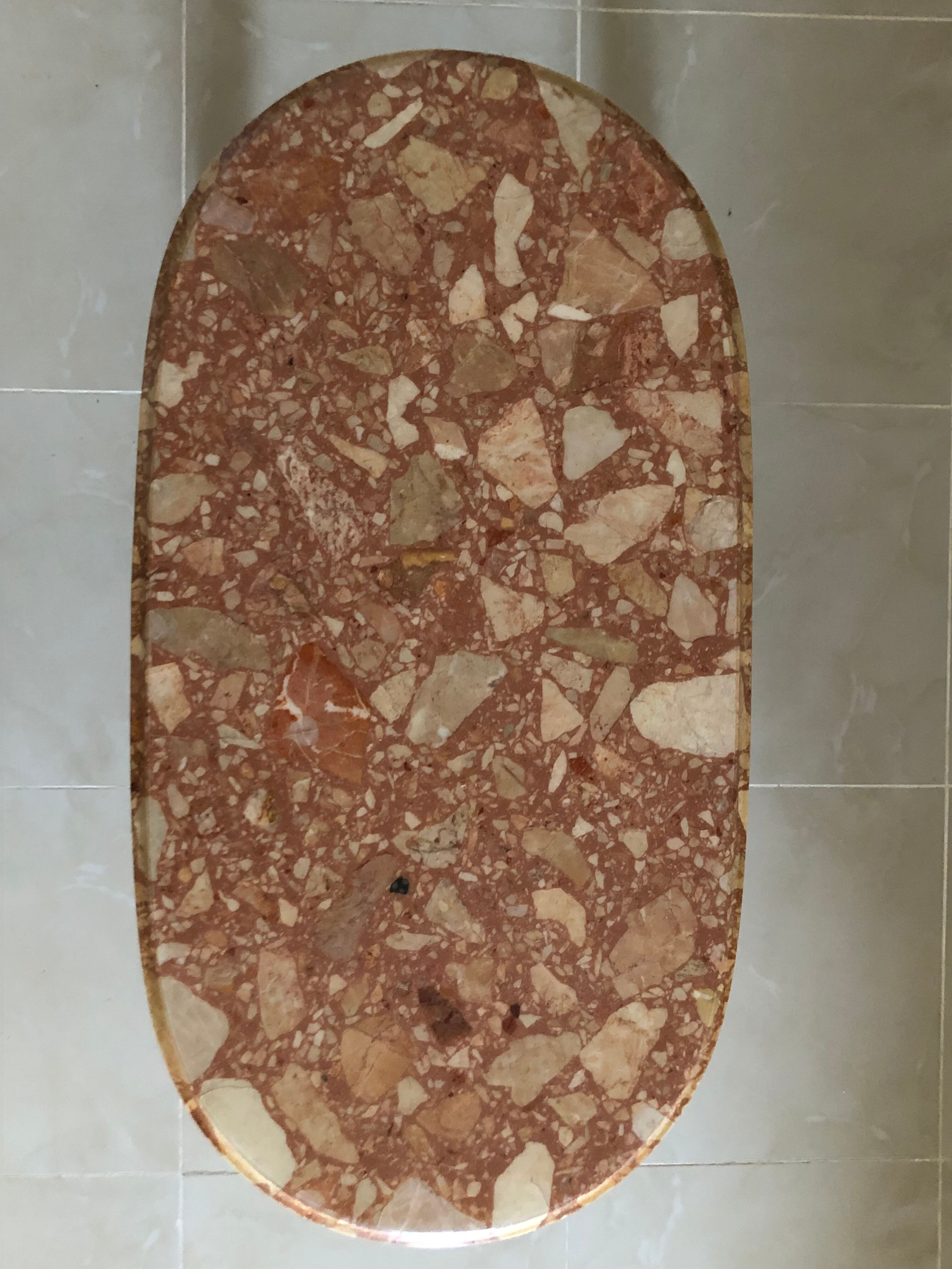 Table basse avec plateau en marbre