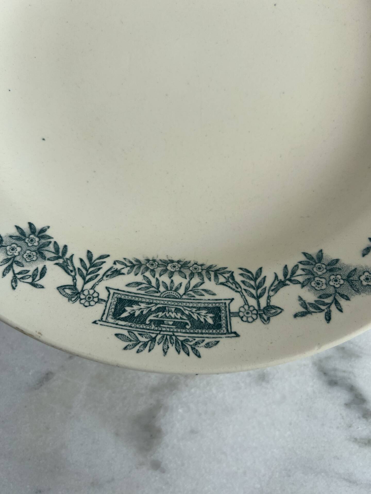 Set of 3 Longchamp Lutèce deep plates in ironstone.