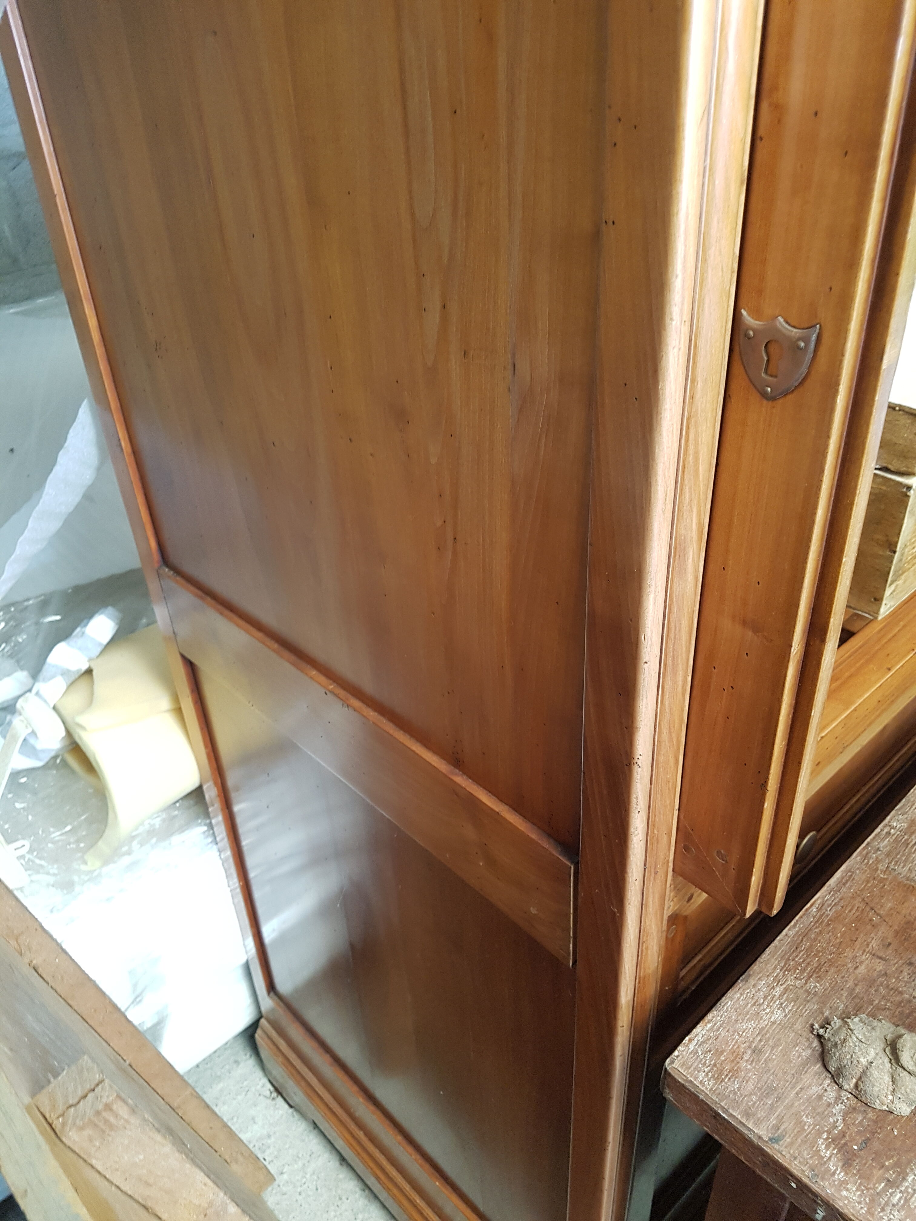 Meuble télévision fermé