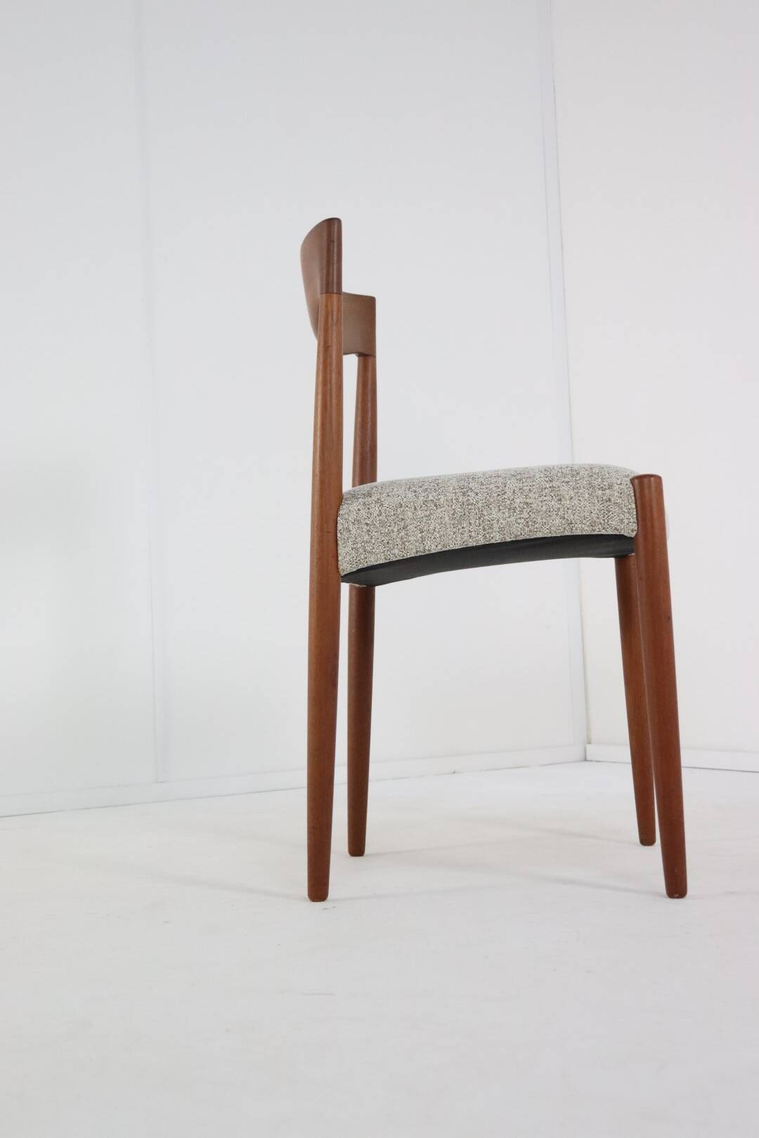 Set of 4 JCA Jensen chairs ‘Hornum’ design danois