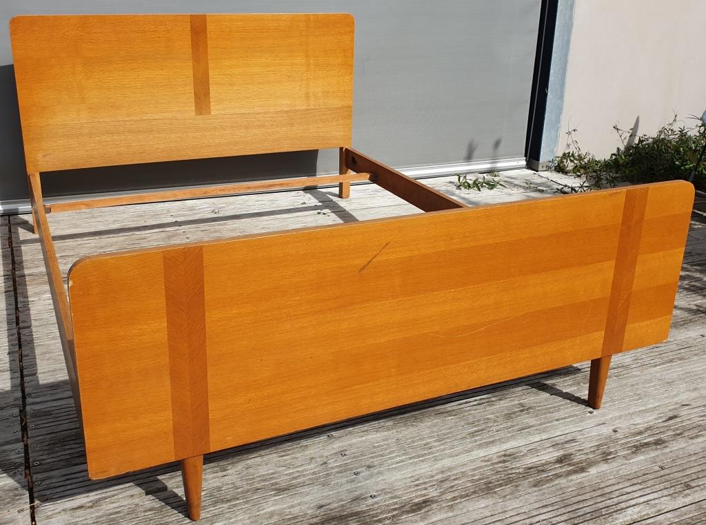 Vintage bed 1960 geometric marquetry 140