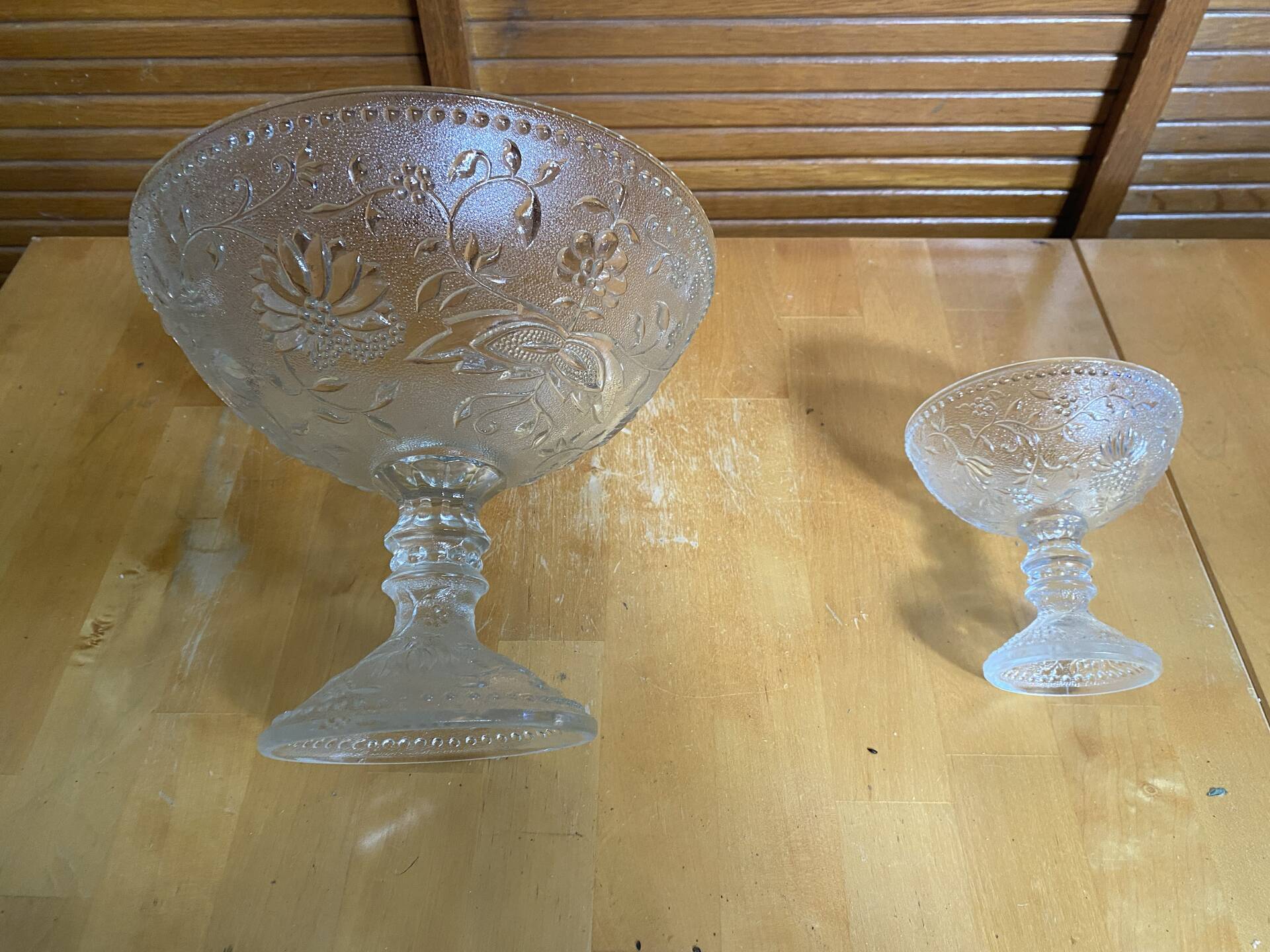 Salad bowl + 6 Ice Fruit Cups Mousse PAVEL PANEK Moulded Glass Vintage