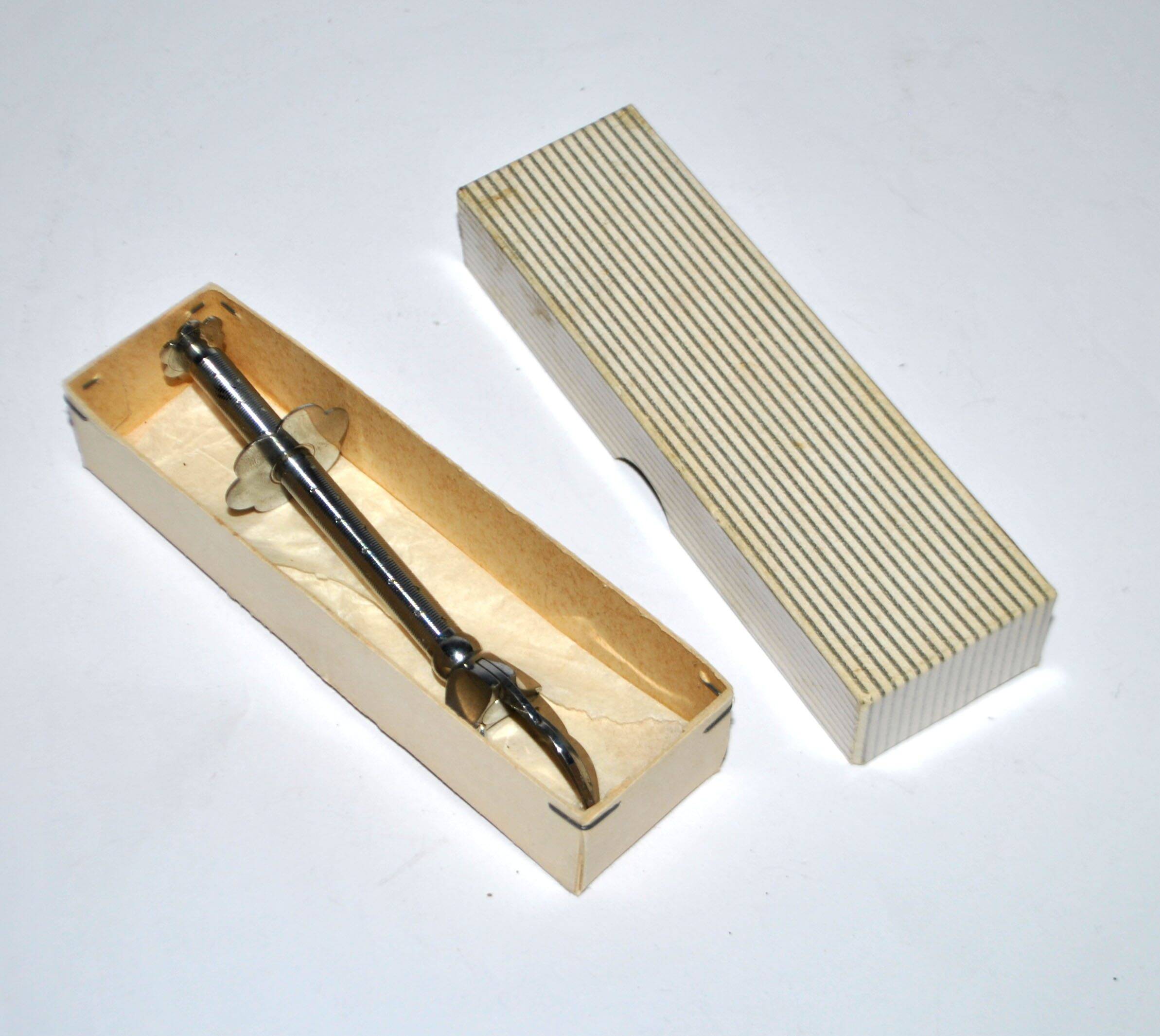 Vintage sugar tongs "Crab Tongs" in silver-plated metal