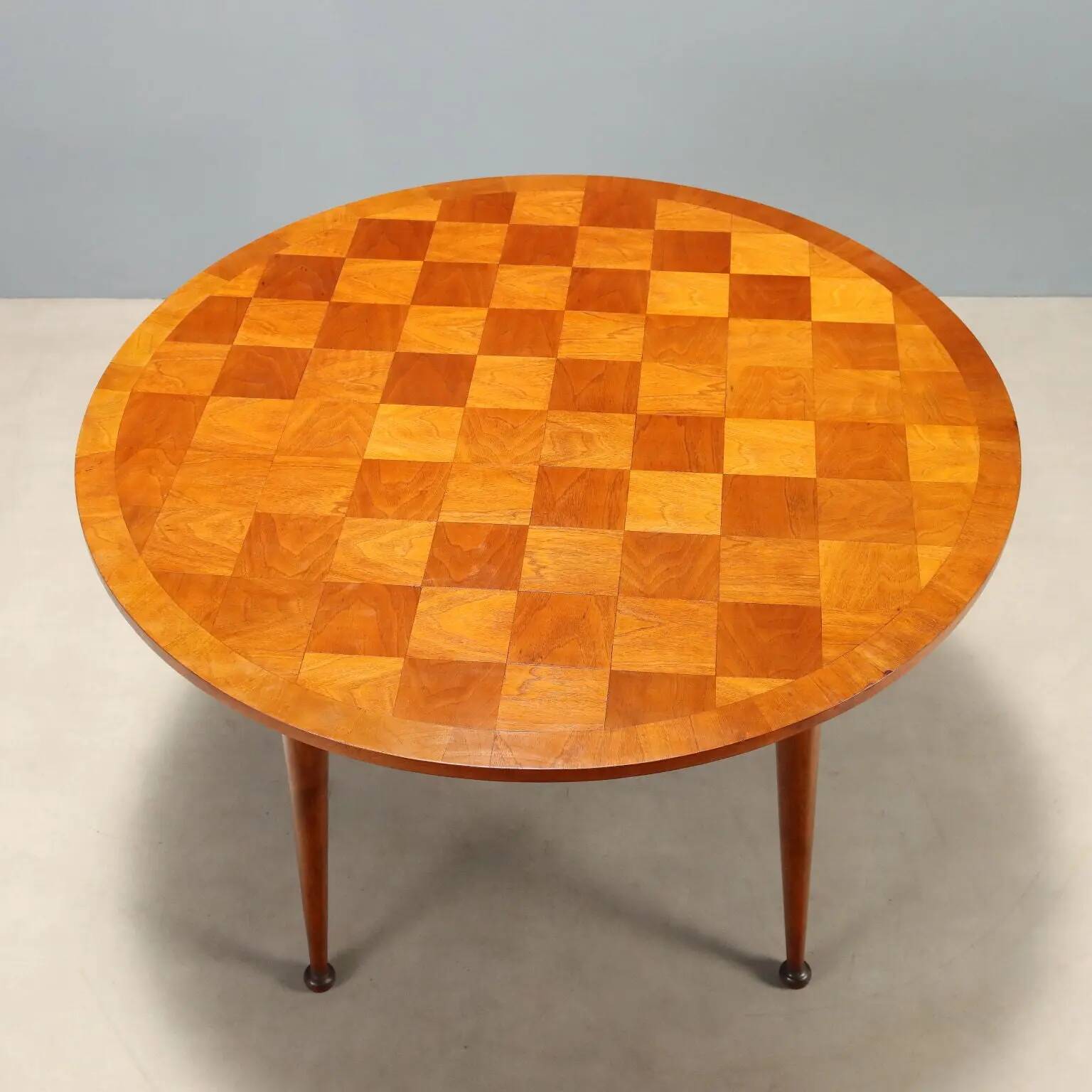 Vintage beech veneer table, checkerboard effect, Italian design from the 1950s.