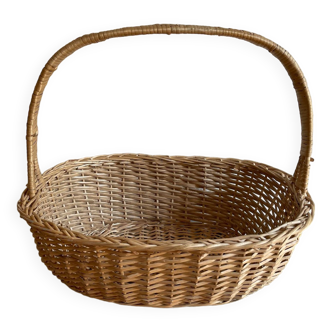 Beige wicker basket