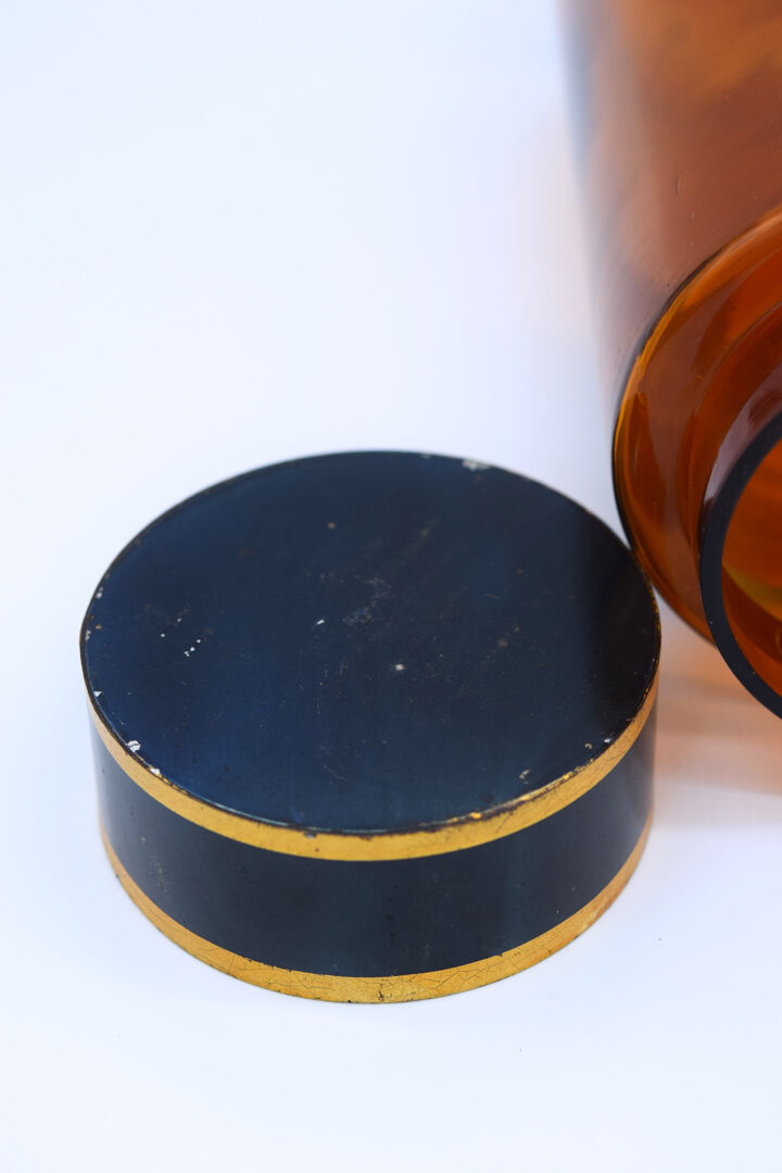 Pharmacy/apothecary old amber glass pot