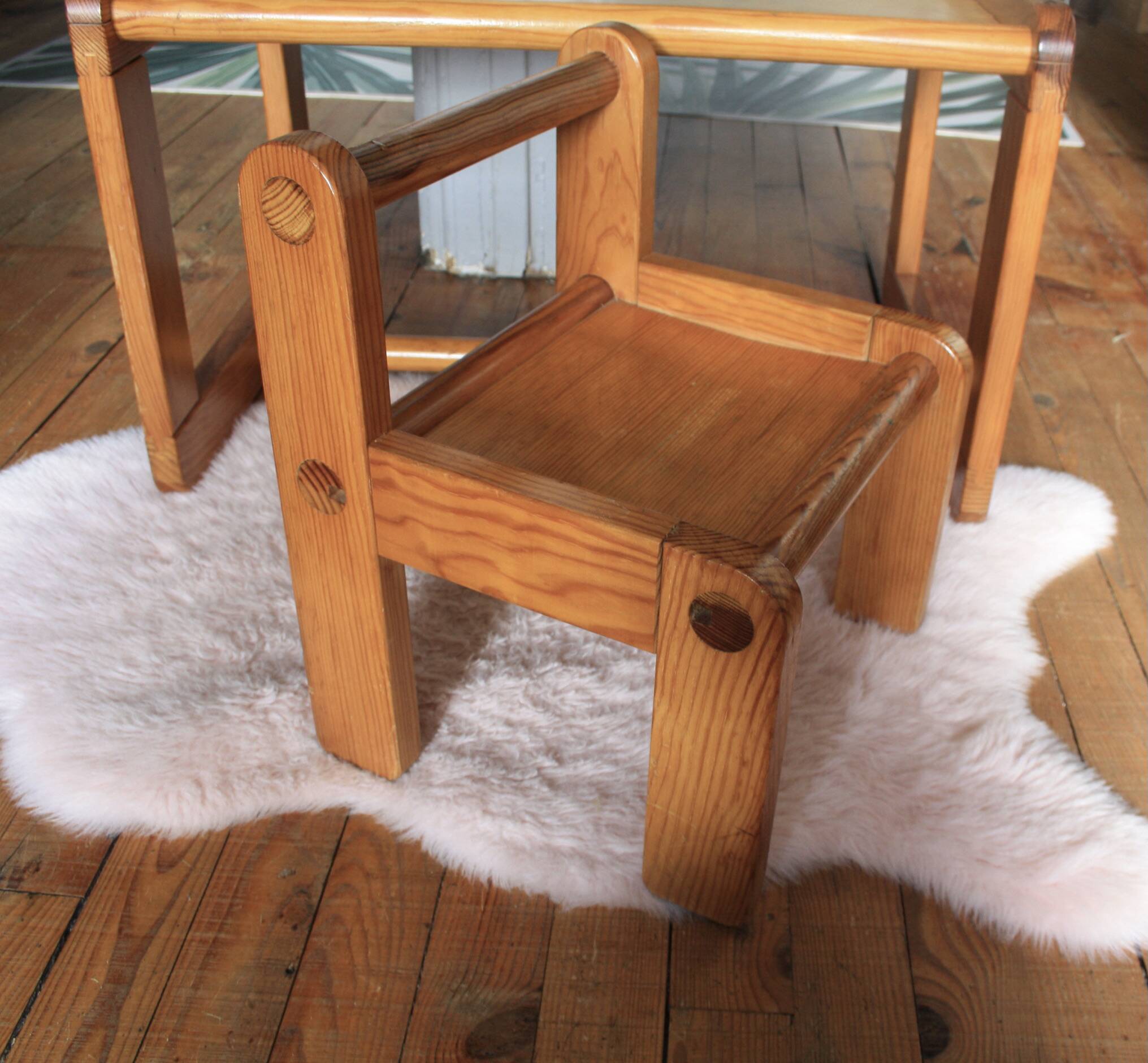 Bureau et chaise enfant brutaliste