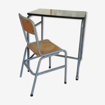 Table d'atelier et sa chaise