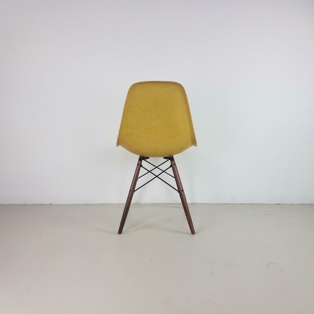 DSW chair by Charles & Ray Eames for Herman Miller 50/60