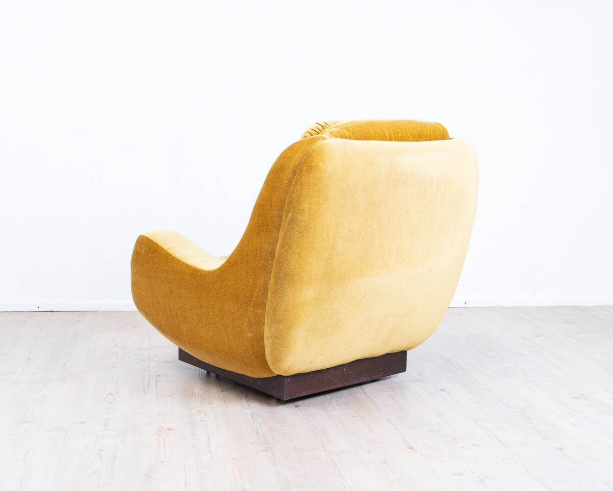 Space Age, lounge chair, 1970s, golden yellow.