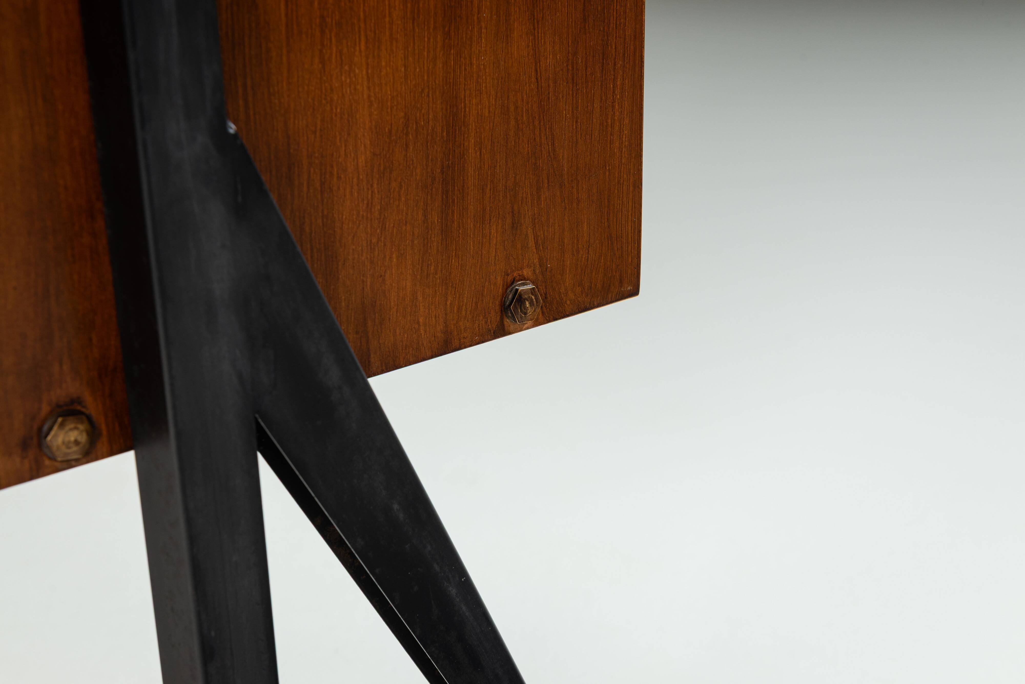 Italian sideboard with contrasting doors