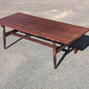 Table basse vintage en palissandre – style scandinave années 60