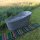 Ancienne baignoire en zinc pour le jardin.